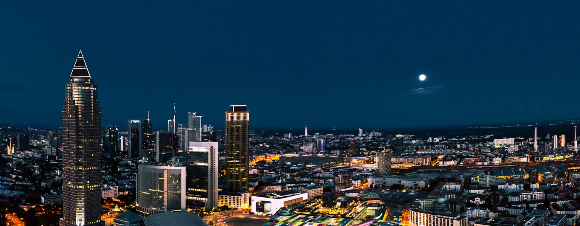 Luftbild Frankfurt am Main - VONGANZOBEN Luftbildfotografie | Der